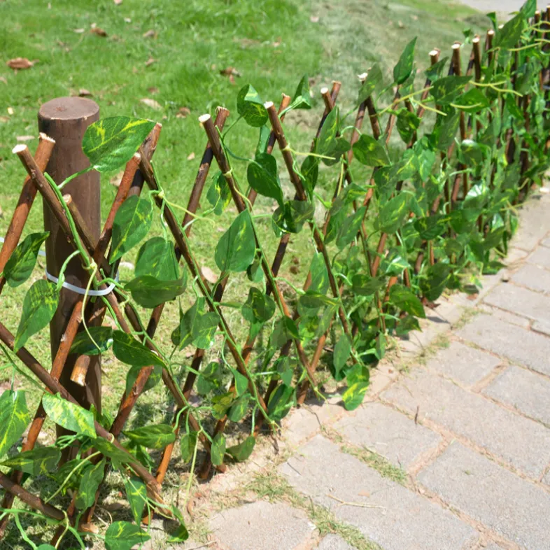 Expandable Faux Privacy Fence