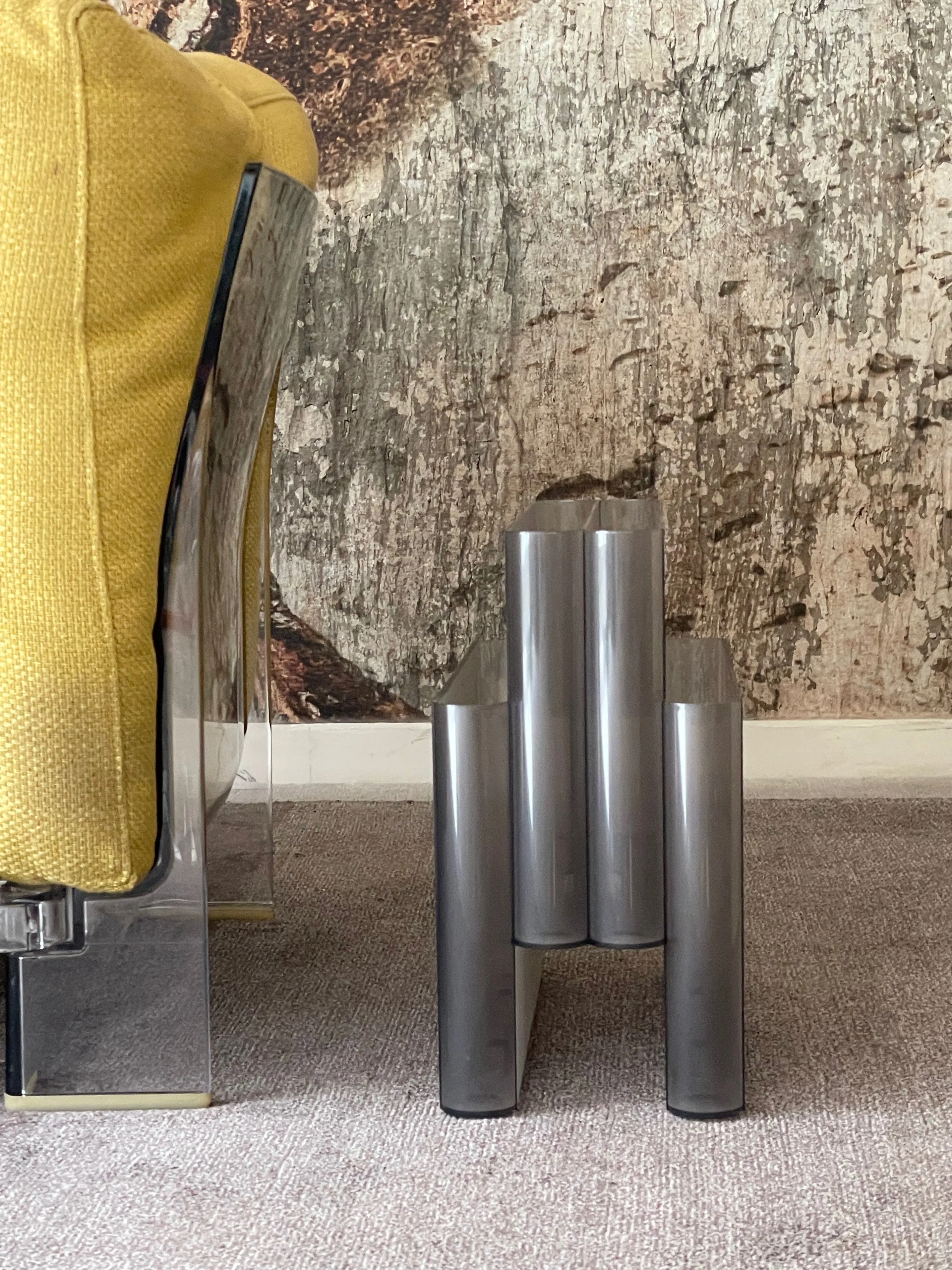 Magazine Rack Smoke Grey