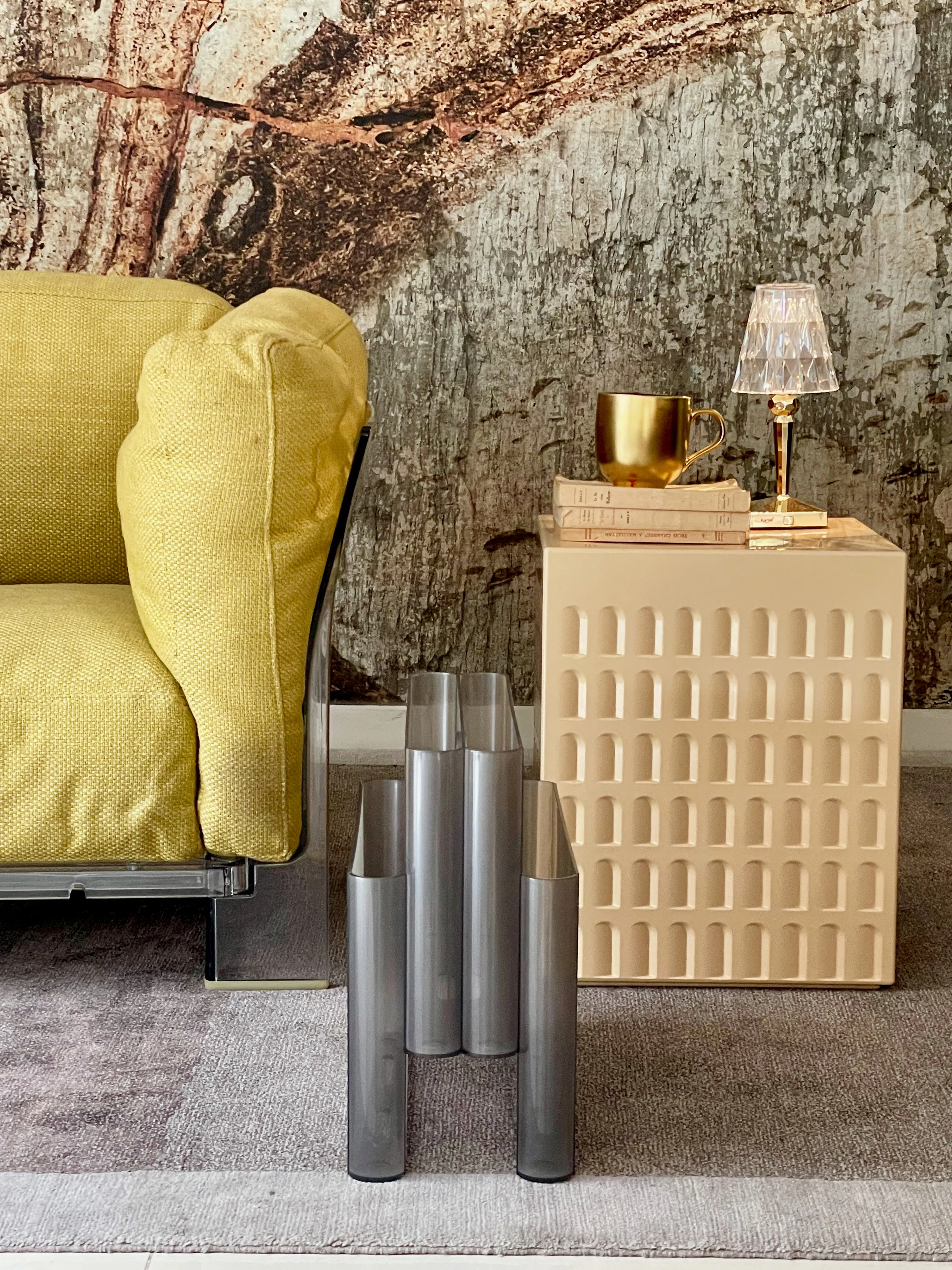 Magazine Rack Smoke Grey