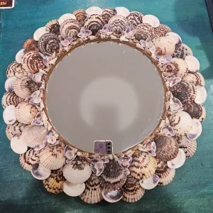 Vintage 1970s Seashell Mirror – 17.5" Diameter Coastal Décor